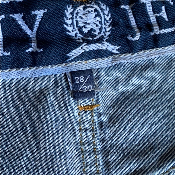 Tommy Jeans vintage shorts - size 28 - Picture 3 of 3